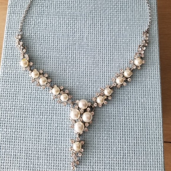 Faux Pearl and Rhinestones Silver Necklace – for weddings/ bridesmaids - Picture 3 of 5
